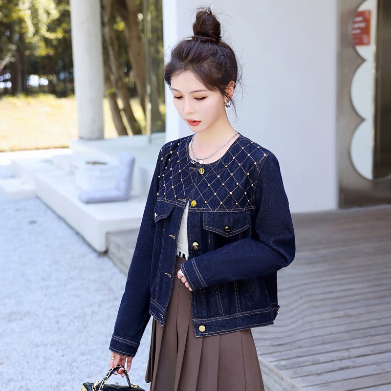 ÁO KHOÁC JEAN CỔ TRÒN THÊU Ô VUÔNG